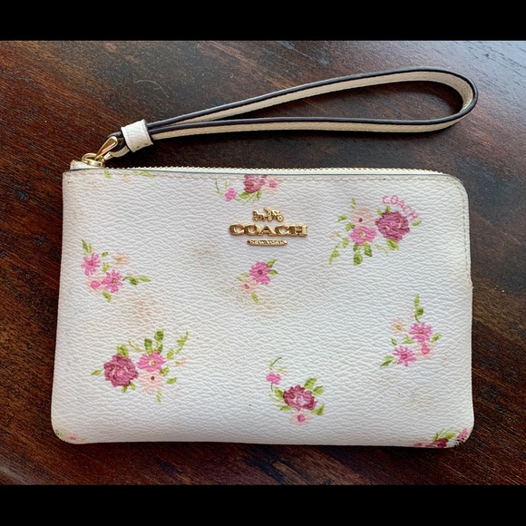 Coach Handbags - Coach Corner Zip Bag